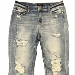Judy Blue 15/32 Boyfriend Fit lite wash distressed Gloria Denim Light Wash Jean